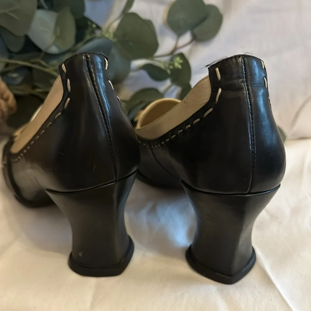 John Fluevog | Women's | Black/Cream | stitching | 9 | Mary Jane | heel| loafers - Picture 4 of 16